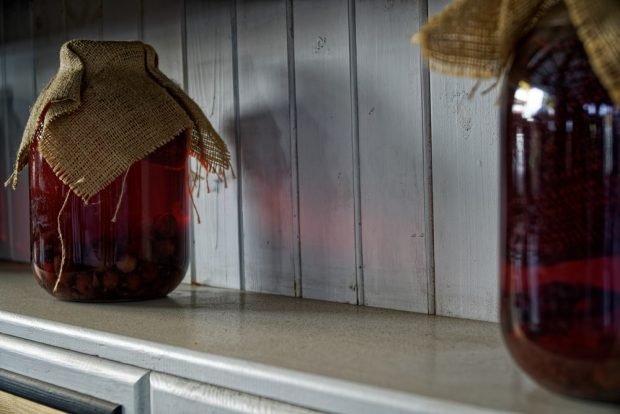 Strawberry and blueberry compote for winter 