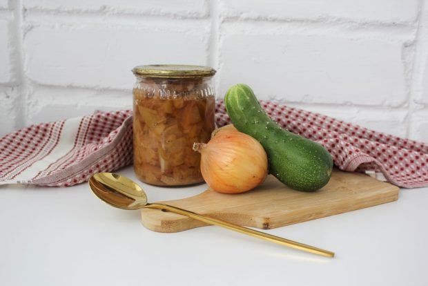 Onion and cucumber jam 