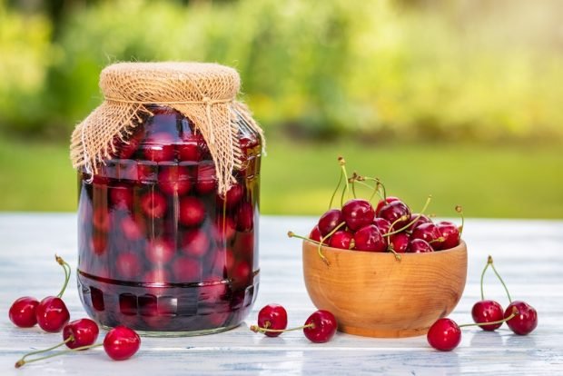 Canned cherry compote is a simple and delicious recipe, how to cook step by step