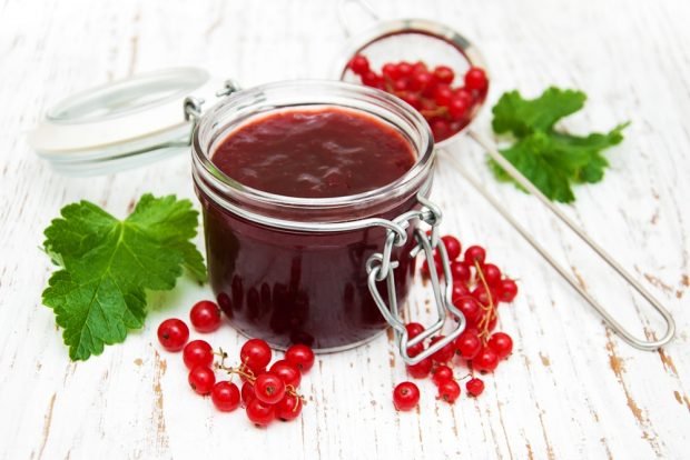 Seedless red currant jam