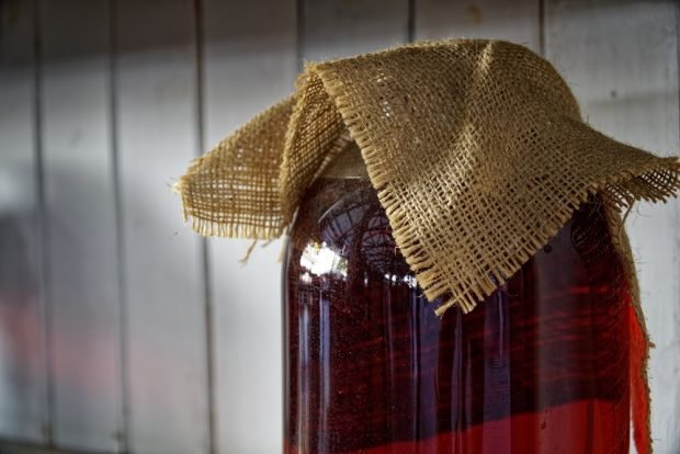 Strawberry and raspberry compote for winter