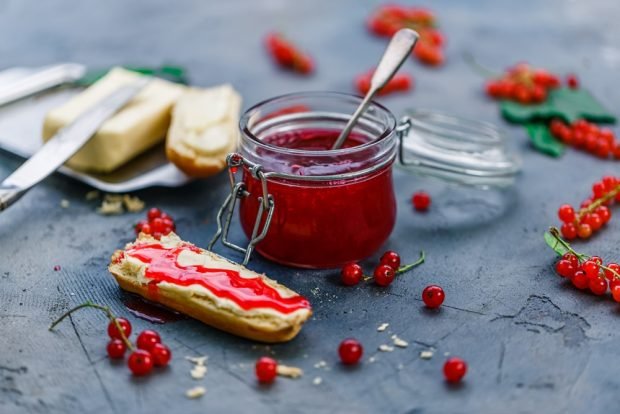 Red currant jam with jelly 