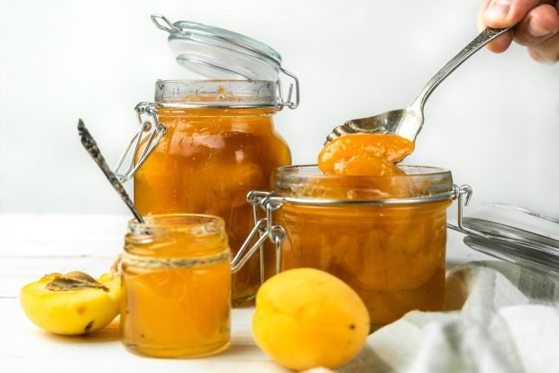 Apricot jam with jelly