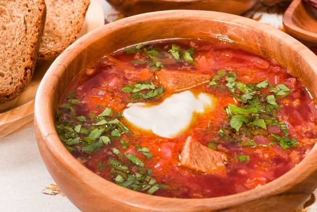 Borscht with sauerkraut and tomato juice 