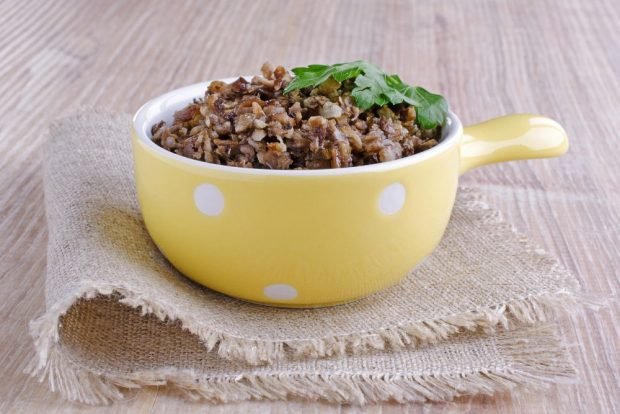 Mushroom caviar from boiled mushrooms for winter