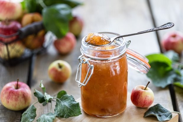 Sweet apple jam