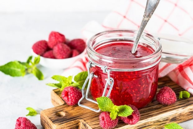 Raspberry and red currant jam