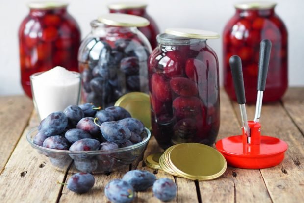 Plum compote with seeds for the winter without sterilization 