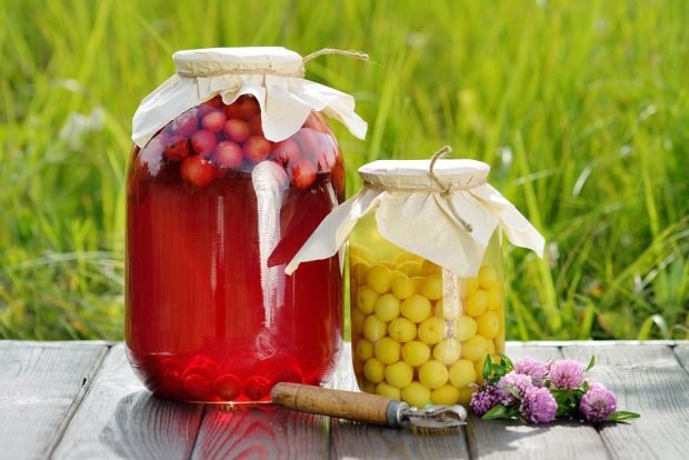 Cherry compote with mint and lemon for winter 