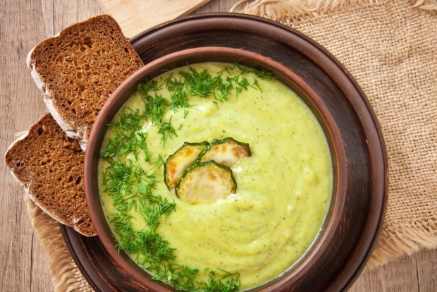 Soup-puree of zucchini, zucchini and greens – a simple and delicious recipe, how to cook step by step