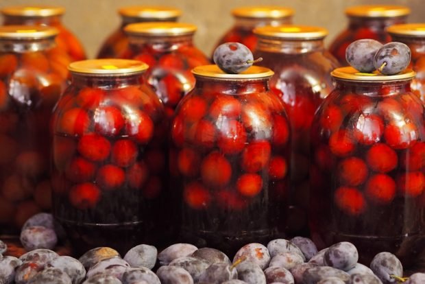 Plum compote for winter without sterilization