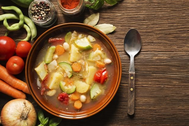 Vegetable soup with smoked paprika