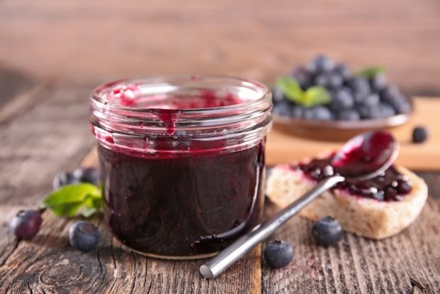 Blueberry jam without cooking