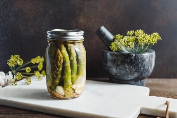 Canned asparagus for winter