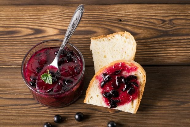 Black currant jam with gelatin 