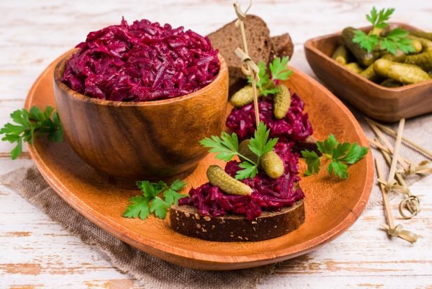 Stewed beetroot for winter in jars