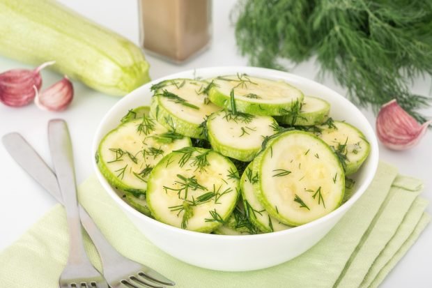 Pickled instant zucchini 