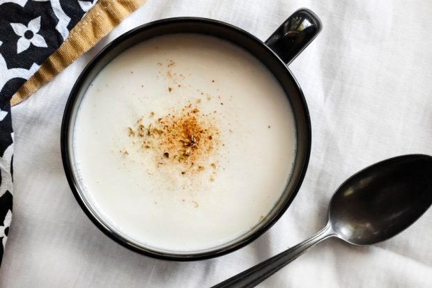 Milk soup with rice and cinnamon