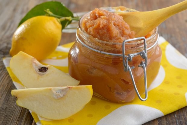 Quince with honey for the winter without cooking 