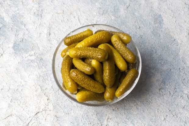 Spicy pickled gherkins