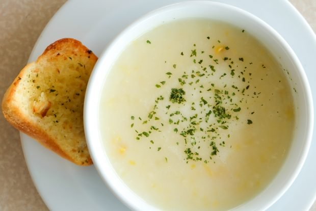 Milk soup with corn groats 