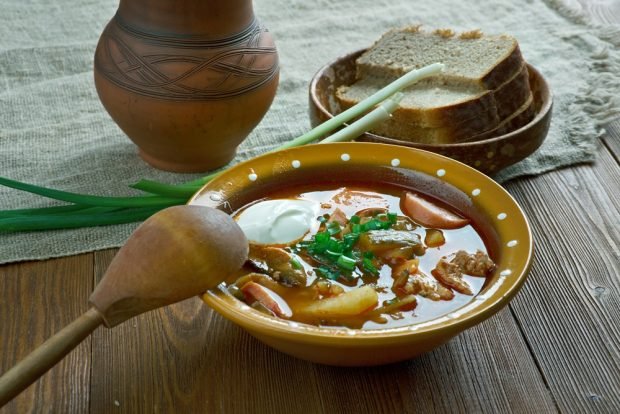 Solyanka with brine in a slow cooker 