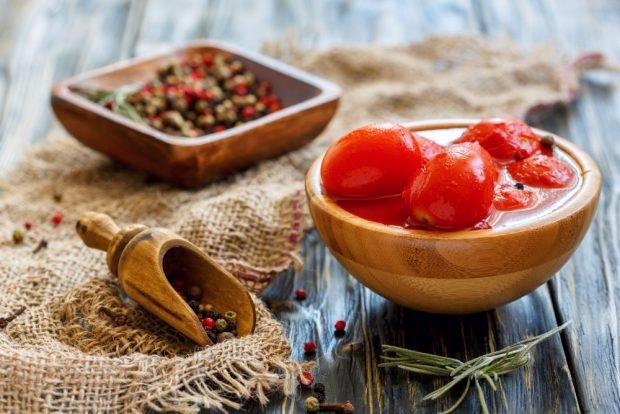 Tomatoes in their own juice in Bulgarian for the winter