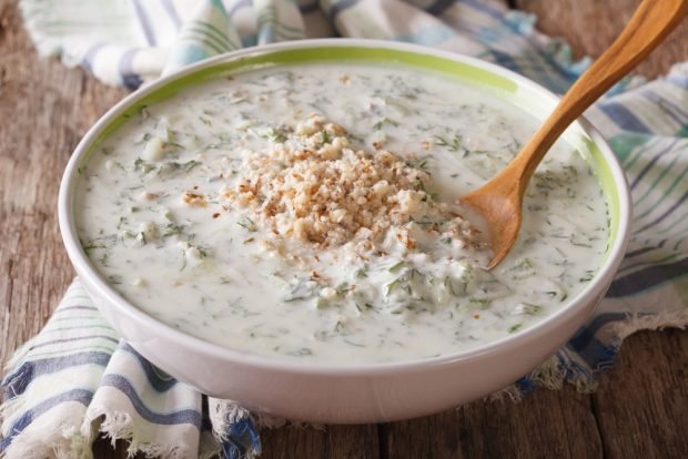 Milk soup with walnuts