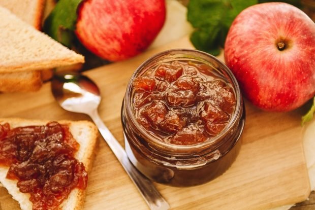 Apple jam in a bread maker 