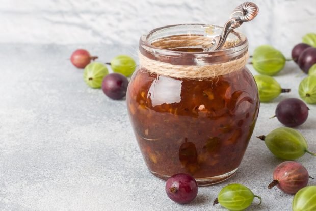 Royal gooseberry jam with orange 