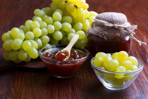 Kishmish grape jam 