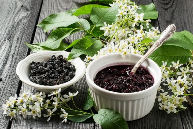 Cherry jam through a meat grinder without cooking is a simple and delicious recipe, how to cook step by step