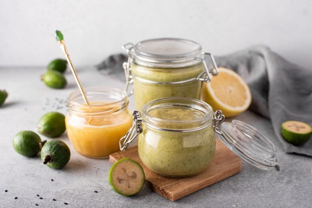 Feijoa jam with lemon and sugar