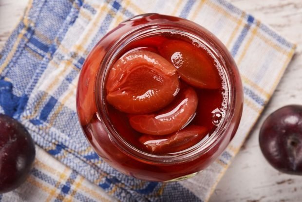 Plum in its own juice with sugar for the winter – a simple and delicious recipe, how to cook step by step