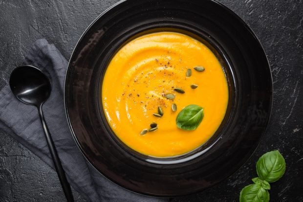 Vegetarian pumpkin cream soup 