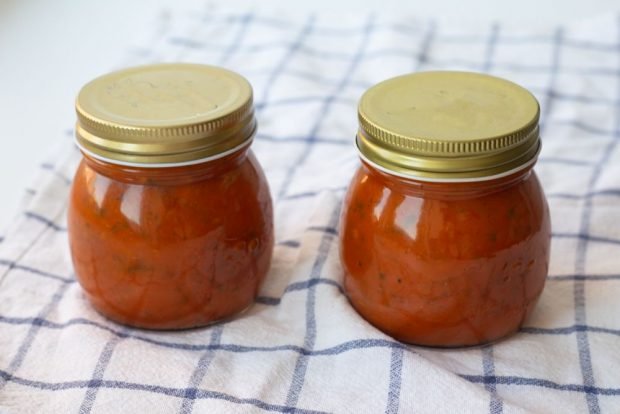 Apricot ketchup for winter 