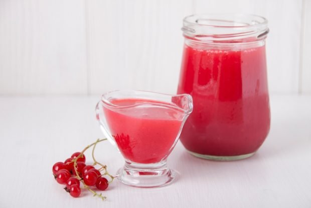 Red currant hot sauce for winter 