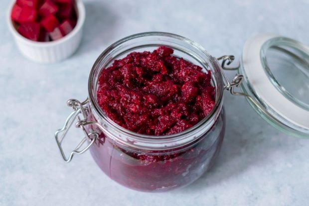 Spicy beetroot adjika for winter 