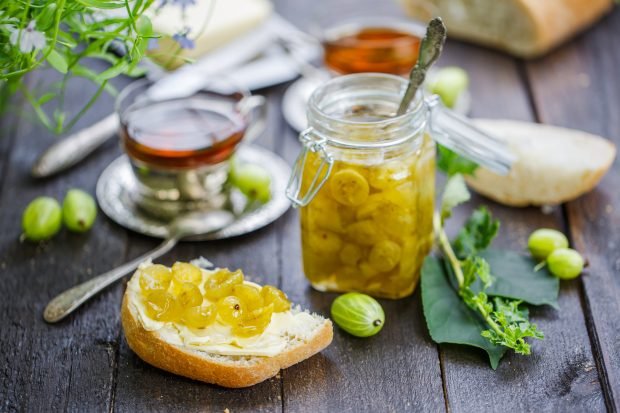 “Royal” gooseberry jam with cherry leaves