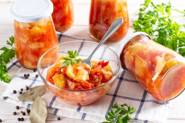 Tomato and pepper salad for winter