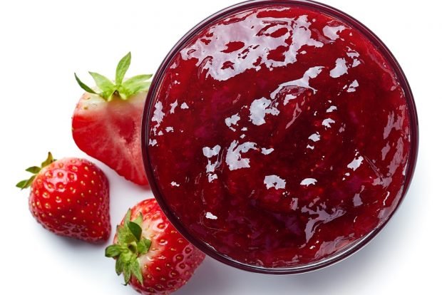 Strawberry jam with gelatin is a simple and delicious recipe, how to cook step by step