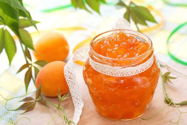 Apricot jam in a bread maker 