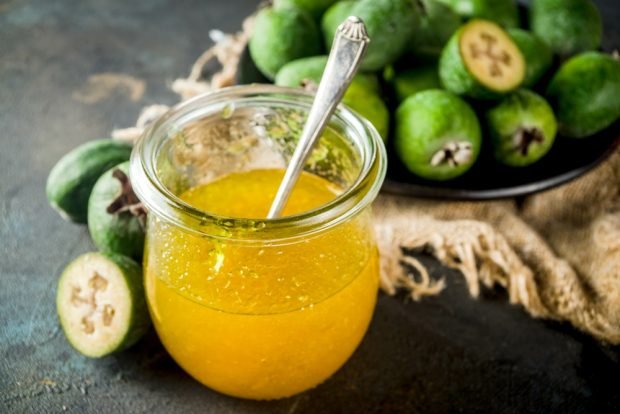 Feijoa jam with orange 