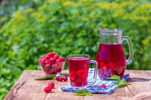 Compote of gooseberries and raspberries for winter – a simple and delicious recipe, how to cook step by step