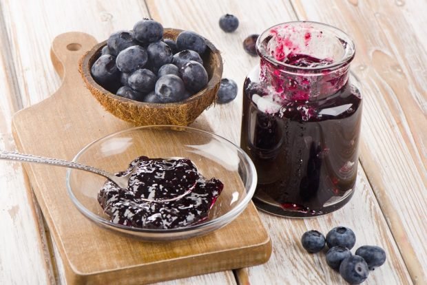 Blueberry jelly without gelatin is a simple and delicious recipe, how to cook step by step