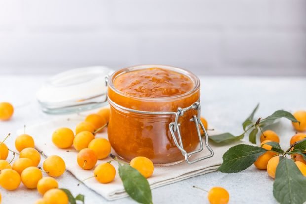 Jam from yellow cherry plum without seeds is a simple and delicious recipe, how to cook step by step