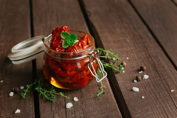 Dried tomatoes in oil for winter