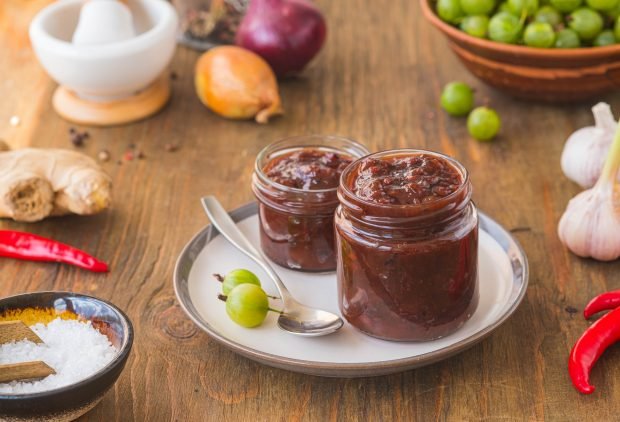 Gooseberry sauce for meat for winter 