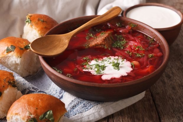 Ukrainian borscht with chanterelles