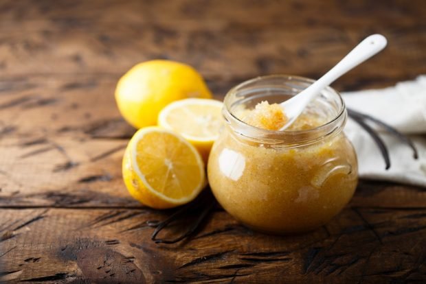 Lemon jam with peel 